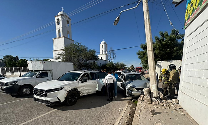 Fuerte choque deja una persona herida en la colonia Lomas de Madrid