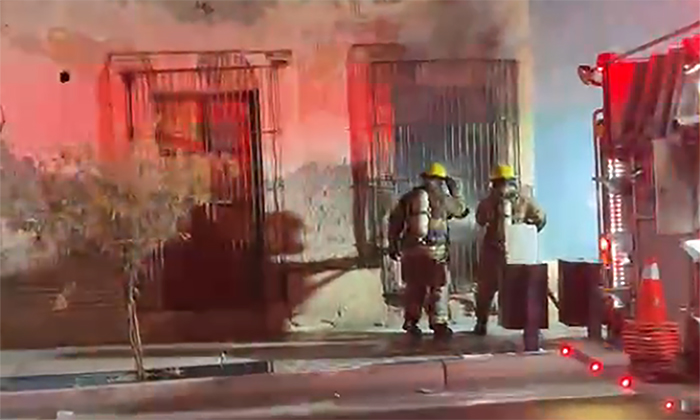 Corto circuito provoca incendio de maleza en la colonia Centenario