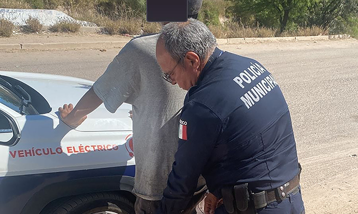 Arrestan a maltratador de mujer en la comisaría Miguel Alemán