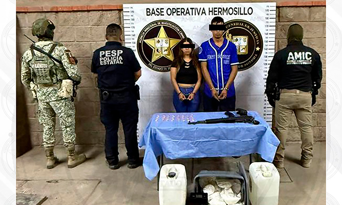 Capturan a pareja de “tiradores” en cateo en la colonia Mártires de Cananea