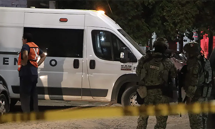 Asesinan a dos hombres a balazos y a golpes en distintas colonias