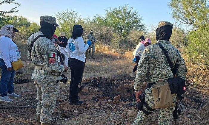 Hallan fosas clandestinas con cuatro cuerpos en las cercanías de Real del Alamito