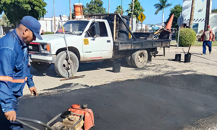 Avanza reparación de calles con jornadas diurnas y nocturnas