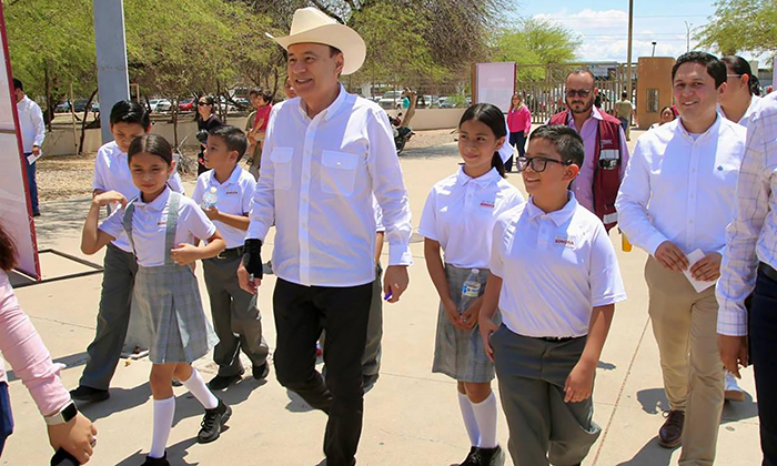 Destinarán mil millones de pesos a becas durante el próximo año