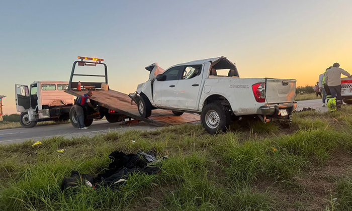 Vuelca pick up y salen nueve personas heridas