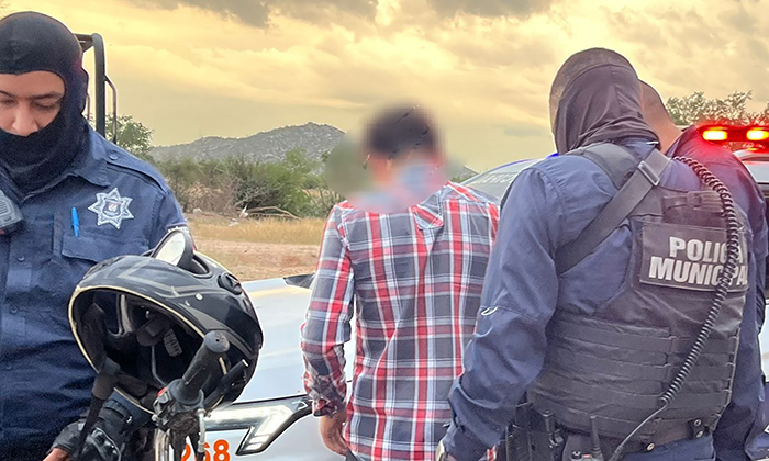 Capturan a sujeto a bordo de auto robado en la colonia Altares