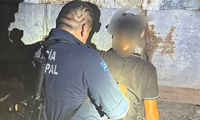 Detienen a par de adolescentes por dañar patrulla en San Pedro El Saucito