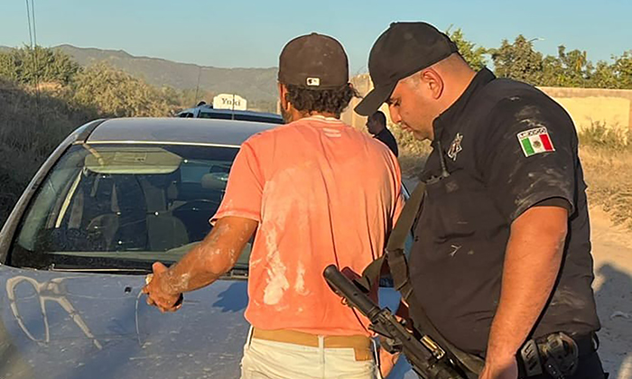 Atrapan a joven por propinar golpiza a pareja en la comisaría Miguel Alemán