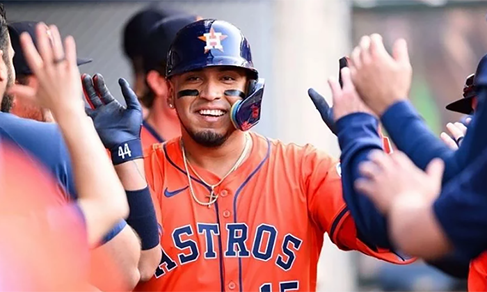 Seguirá Isaac Paredes con Astros en la próxima temporada de la MLB