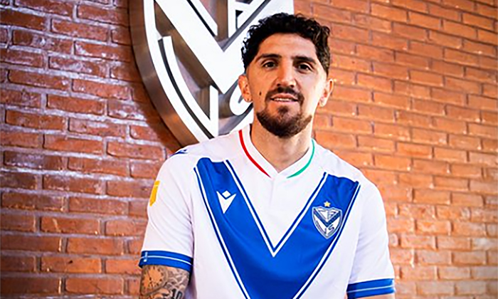 Va León tras chileno Diego Valdés