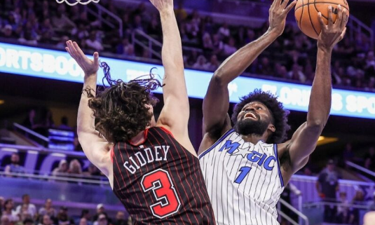 Magic remonta y vence a Toros por 125 a 120; Suma seis triunfos en siete juegos