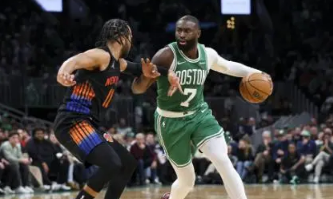 Derrota Boston a Knicks 123-117 y aspira a playoffs