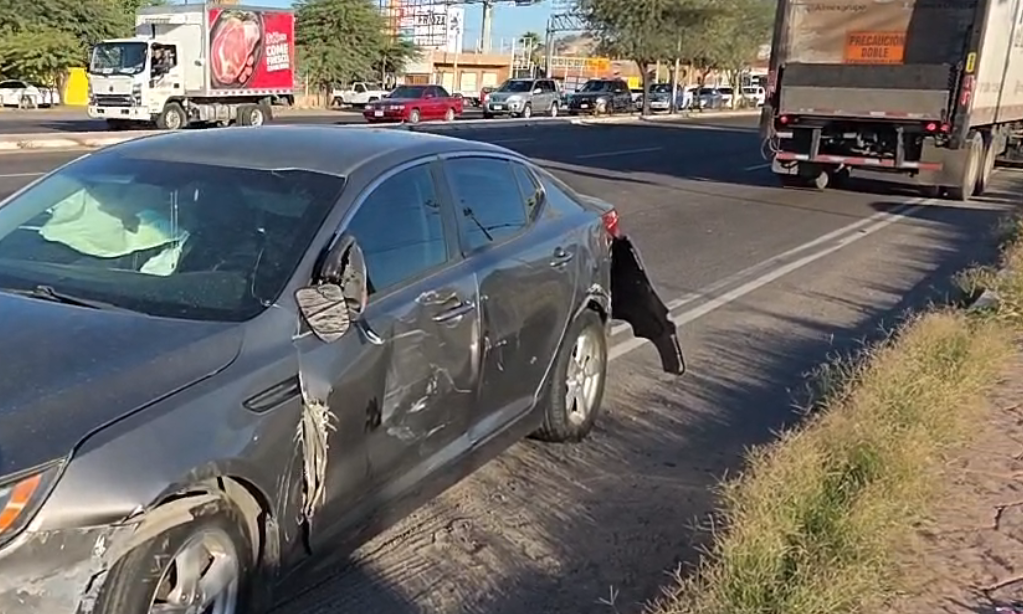 Embiste tráiler a automovilista en la entrada sur de la ciudad