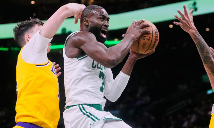 Tiene Celtics cómodo triunfo ante Lakers ante ausencia de LeBron y Doncic