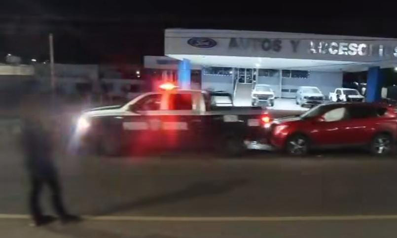 Choca camioneta contra patrulla en Guaymas