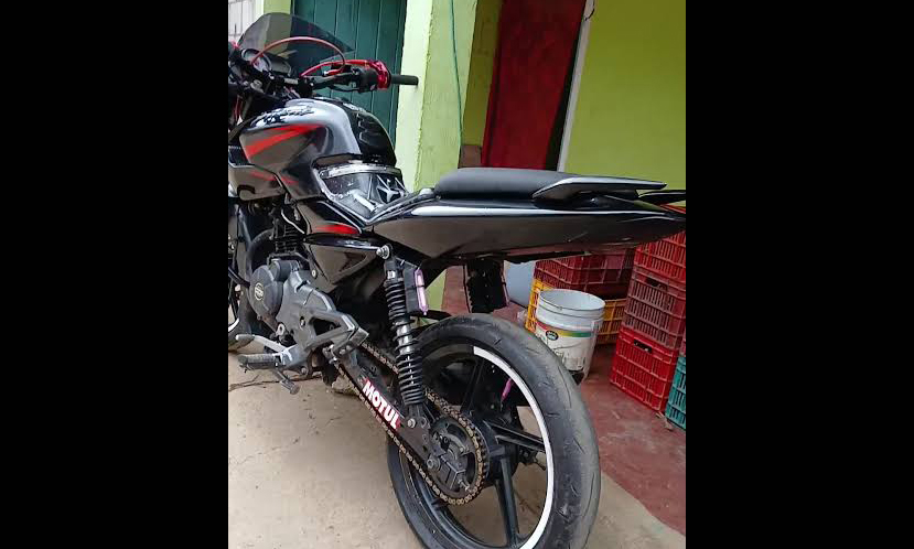 Resulta lesionado motociclista