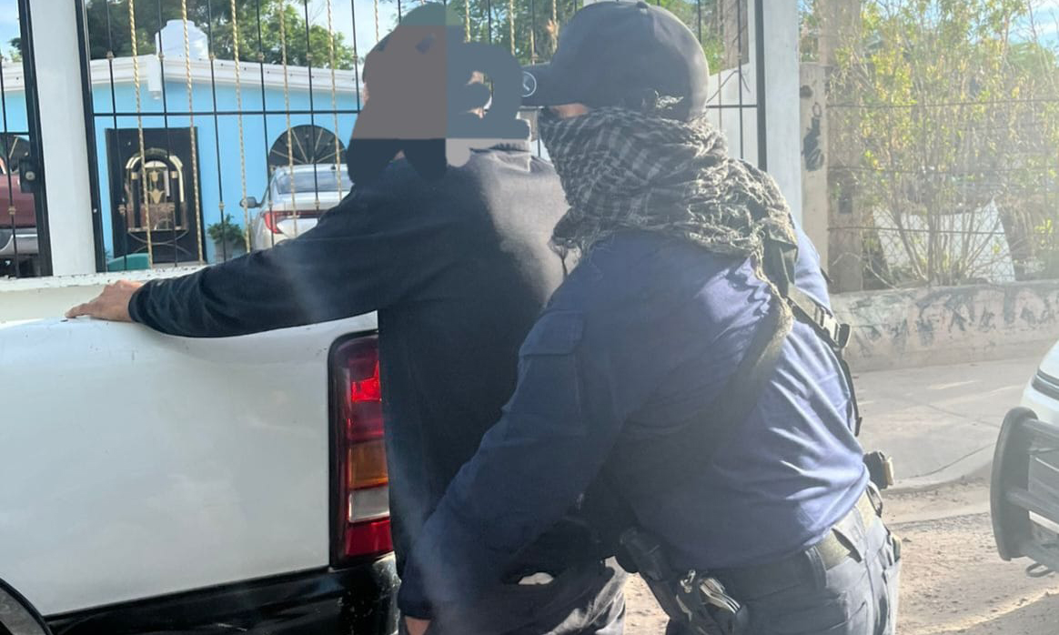 Capturan a robacarros tras persecución en la colonia Álvaro Obregón