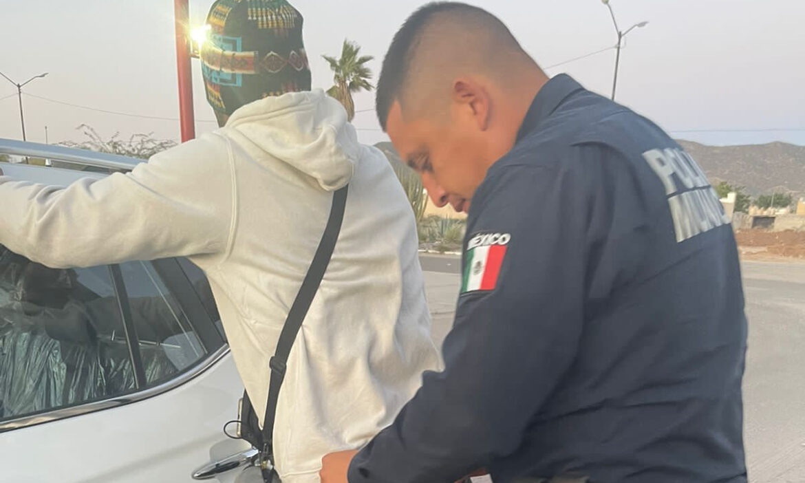 Sorprenden a adolescente armado en la colonia Adolfo López Mateos