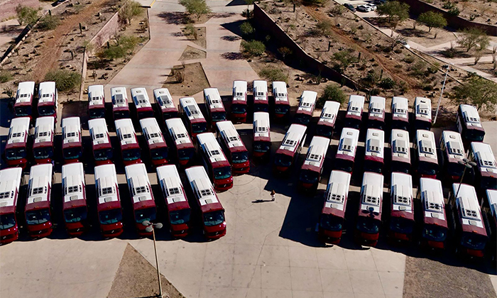 Entrega gobernador 49 nuevos camiones en Hermosillo