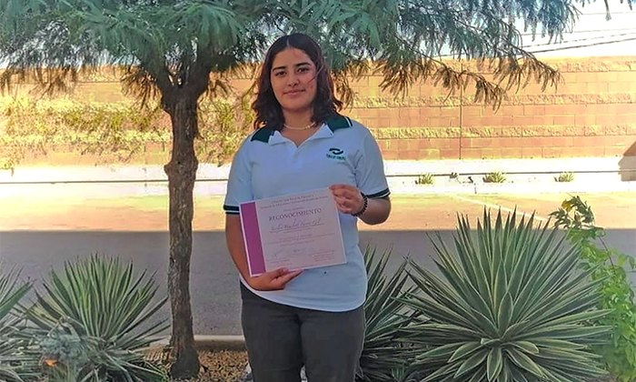Gana alumna de Conalep tercer lugar estatal en poesía
