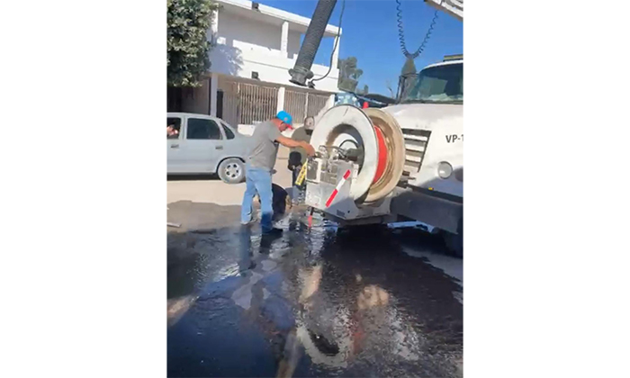 Avanzan rehabilitación del colector en Miguel Alemán; Trabajadores de Aguah