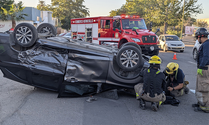 Deja volcamiento cuantiosos daños en la colonia Constitución