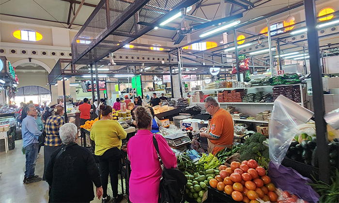 Se preparan hermosillenses para cena de fin de año