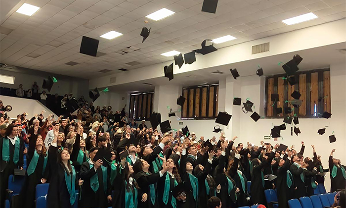 Egresa primera generación de la UTH en Ures