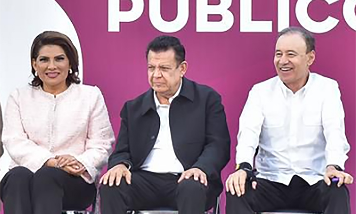 Reconoce Lorenia Valles a servidores públicos