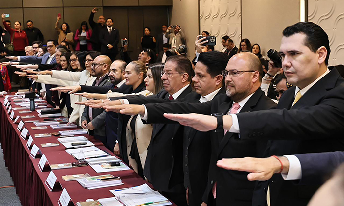 Rinde protesta Adolfo Salazar como integrante de Sipinna