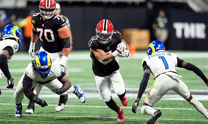 Halcones remonta y vence a Carneros con gran actuación de Robinson