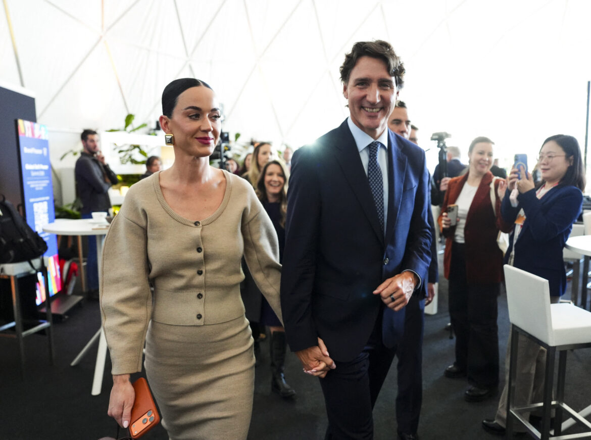 Consolida Katy Perry su vínculo sentimental con Justin Trudeau durante el Foro Económico Mundial en Davos