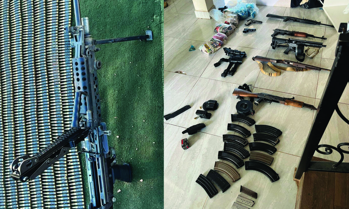 Decomisan arsenal y vehículos robados en la zona de Sonoyta