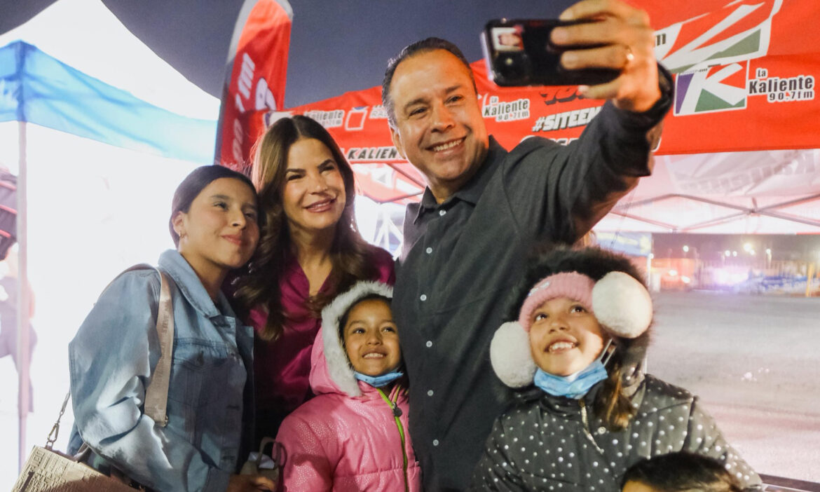 Conviven Toño Astiazarán y Patty Ruibal con hermosillenses durante Cuarto Festival del Globo