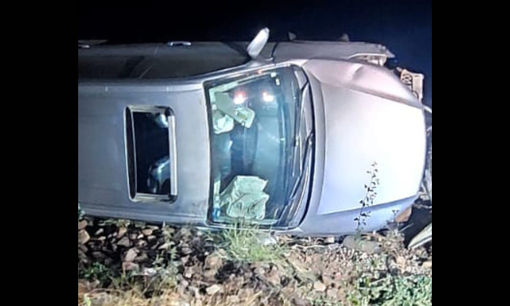 Deja volcamiento cuatro heridos en la carretera San José-San Judas Tadeo