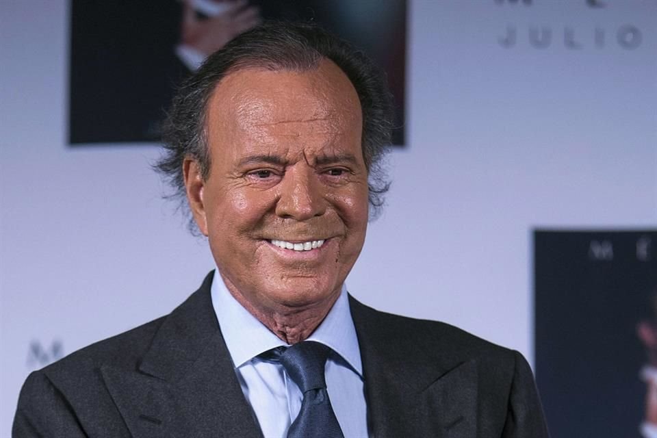 Revelan denuncias de presunta conducta sexual inapropiada contra Julio Iglesias por parte de antiguas trabajadoras