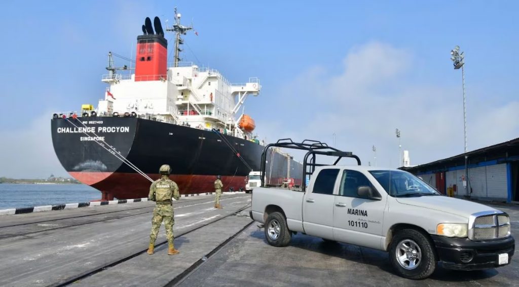 Expulsa la Secretaría de Marina a dos altos mandos por presuntos nexos con el contrabando de combustibles desde el extranjero