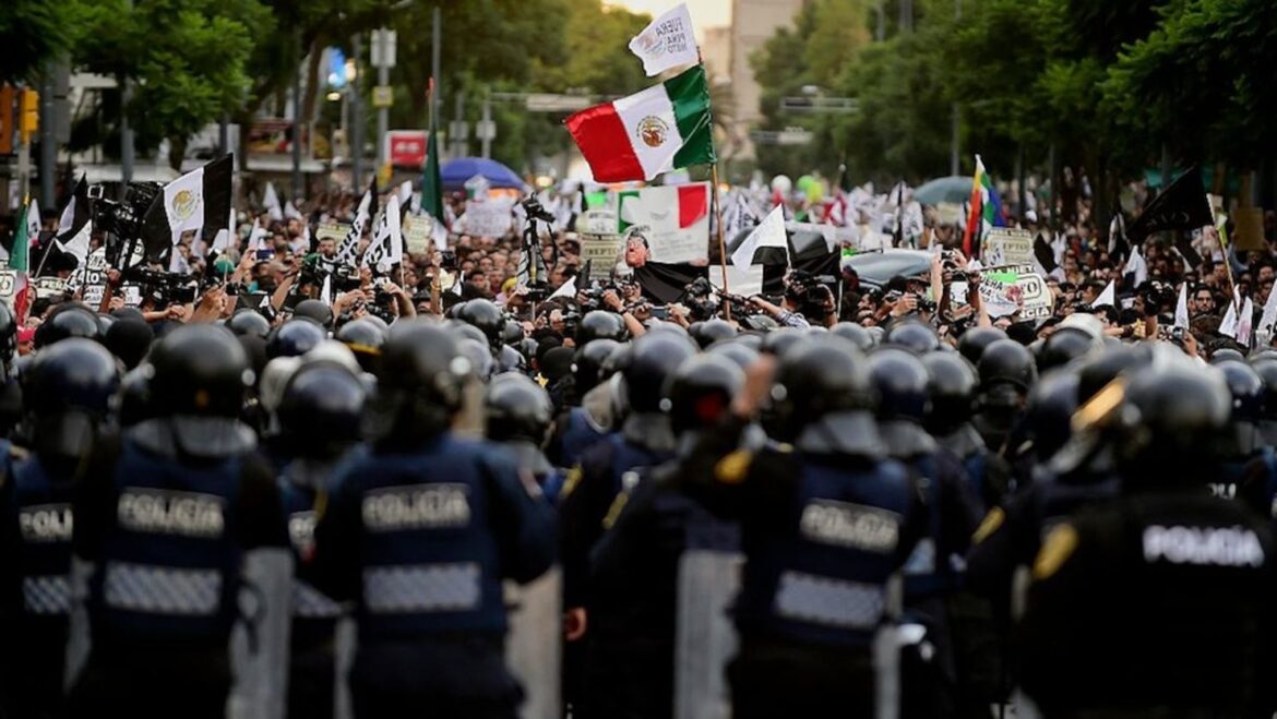 Declara la Suprema Corte inconstitucional la exigencia de permisos para protestas públicas