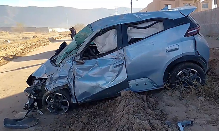 Deja volcamiento un joven herido en la prolongación del bulevar Natura y Healy Noriega