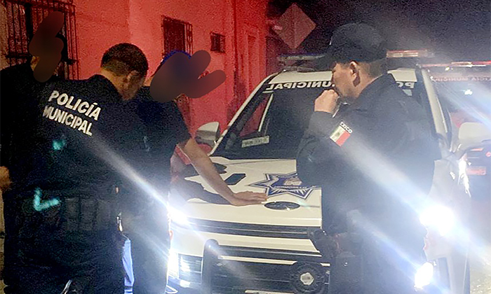 Detienen a pareja de presuntos robacarros en la colonia Cuatro de Marzo