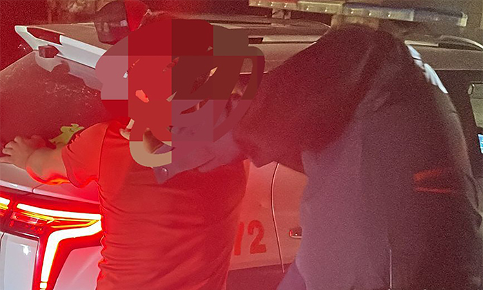 Intenta ahorcar a su mamá y lo arrestan en la colonia Norberto Ortega