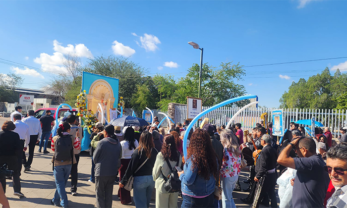 Realizan peregrinación a la Virgen de la Candelaria en Villa de Seris