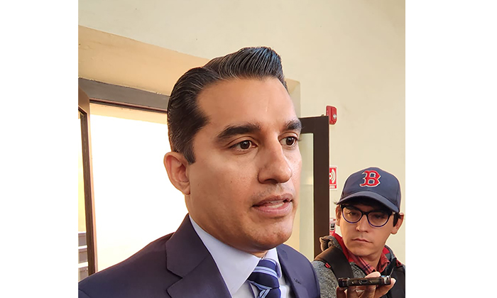 Pide secretario de Educación a padres vigilar a hijos tras detectar a estudiante con wax