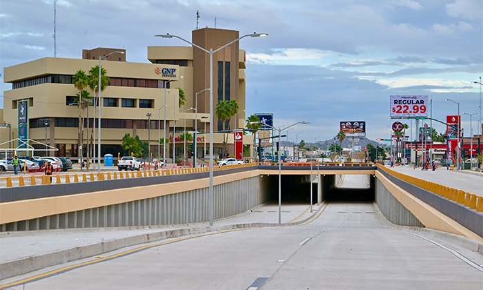 Invita Toño Astiazarán a pintar mural en paso a desnivel