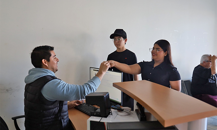 Atienden centros de credencialización los sábados