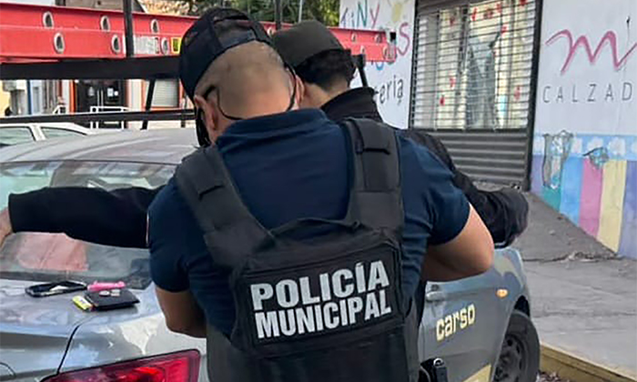 Apresan a dos individuos con droga crystal en la colonia Las Minitas 