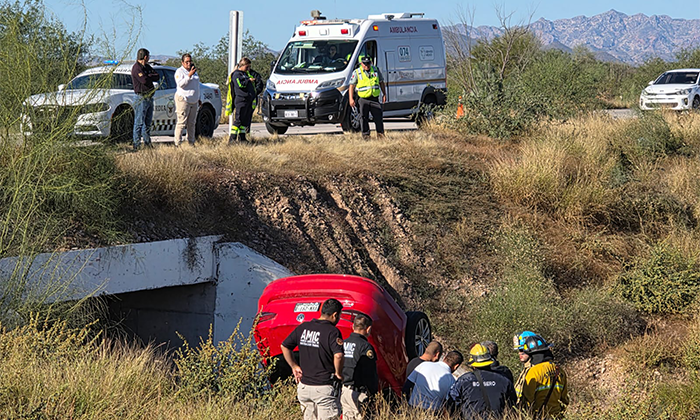 Muere conductor al chocar auto contra caballo en el libramiento Guaymas-Obregón