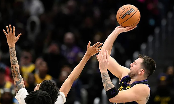 Lakers se impone a Wizards en su casa