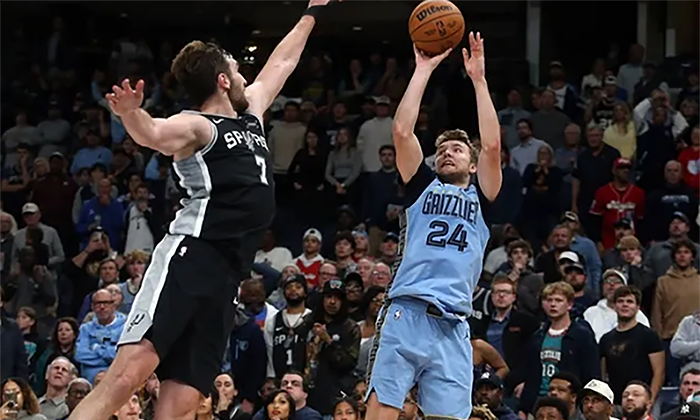 Remonta Grizzlies y se impone a Spurs