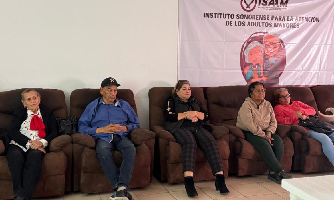 Orientan a adultos mayores sobre sus derechos